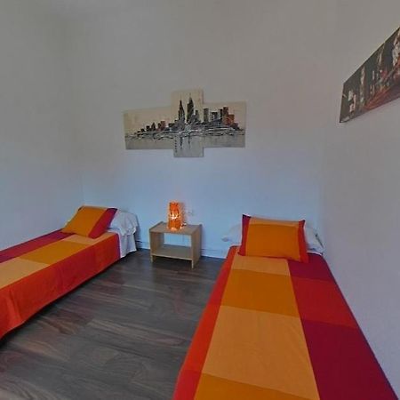 Near Clot & Sagrada Familia Apartment Barcelona Kültér fotó
